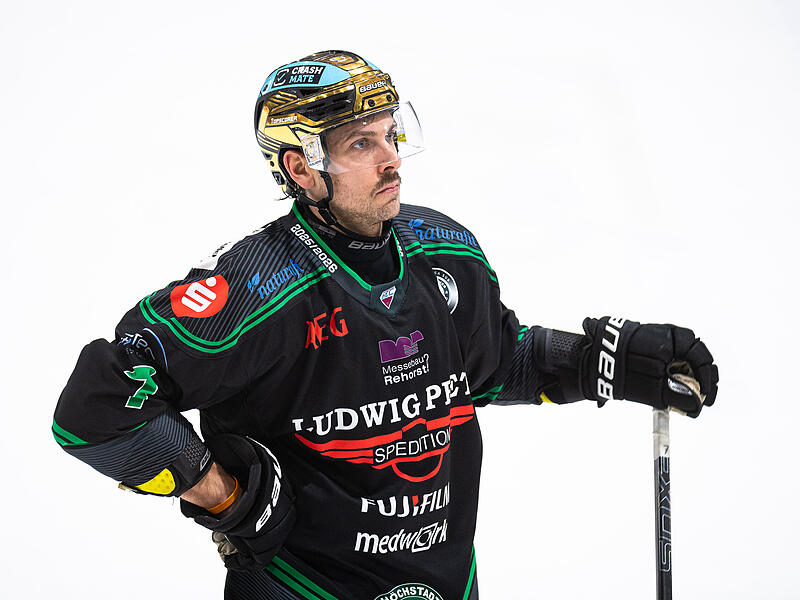 Sa&szlig; beim Game-Winning-Goal der Erding Gladiators wegen einer pers&ouml;nlichen Strafe drau&szlig;en: H&ouml;chstadts Tylor Gron.