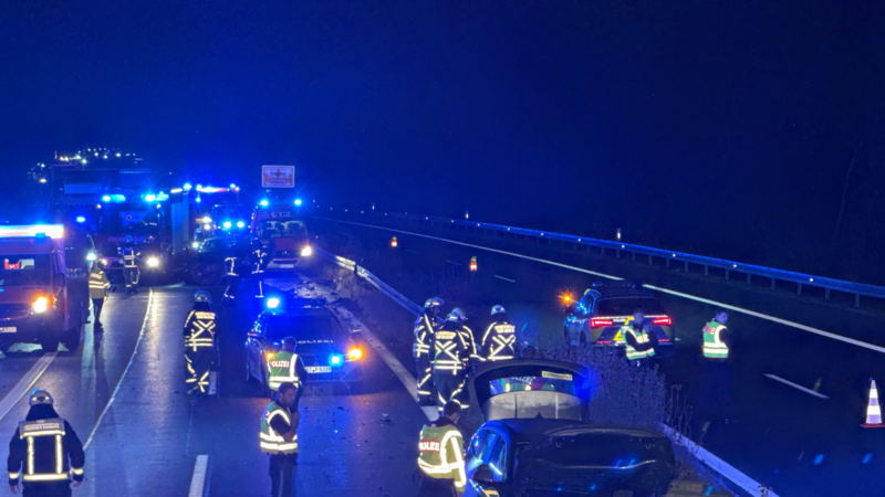 Geisterfahrer-Unfall auf A70 bei Bamberg: Drei Autos, mehrere Schwerverletzte