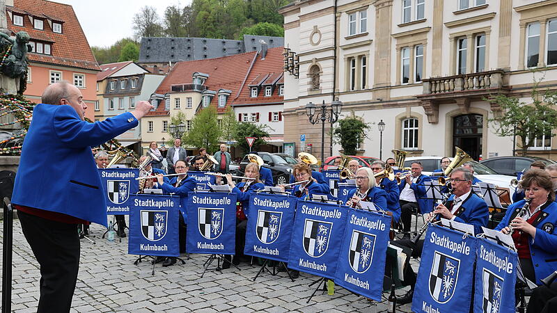 Konzert der Kulmbacher Stadtkapelle am Ostermontag auf dem Marktplatz 1Osterkonzert Stadtkapelle Kulmbach