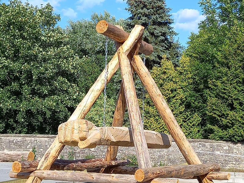Im Eingangsbereich von else!3 steht ein Rammbock. Im Eingangsbereich von else!3 steht ein Rammbock.