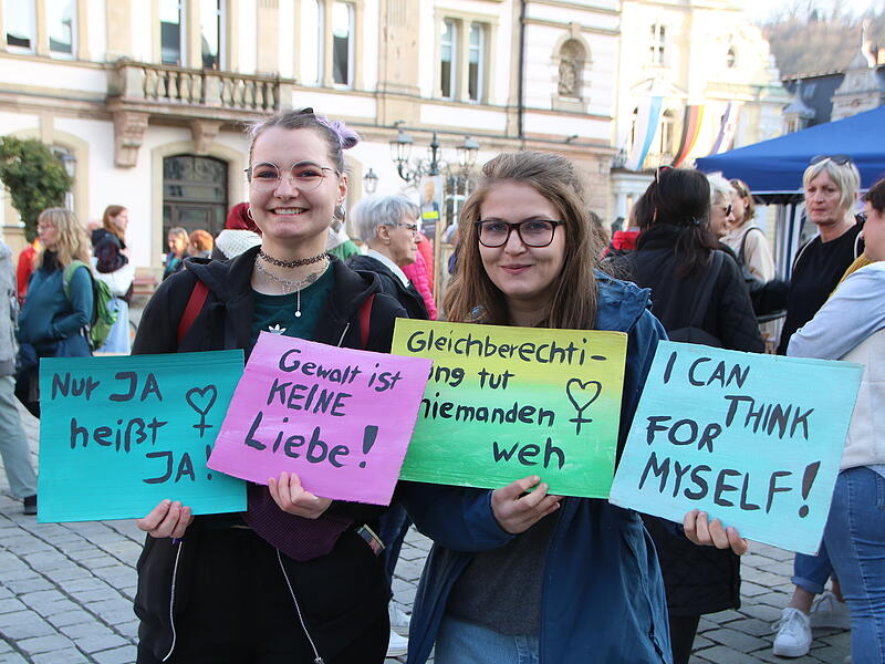 Am Montagnachmittag haben sich in Kulmbach rund 150 Menschen f&uuml;r Frauenrechte stark gemacht.