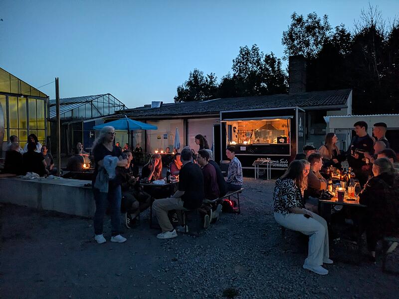 Techno und Trödel am 26. Juli bestand aus Musik, Flohmarkt und Party.Abendveranstaltungen Techno und Trödel am 26. Juli bestand aus Musik, Flohmarkt und Party.