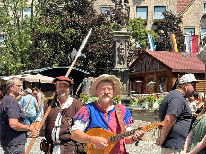 Die sch&ouml;nsten Momente des Historischen Stadtspektakels wurden im Bild festgehaltenSo toll wurde in Kronach das Stadtspektakel 2025 gefeiert