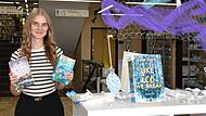 Am Sommerlektüretisch:  Nicole Market weiß, was das Publikum will. Sie ist stellvertretende Leiterin der Kulmbacher Stadtbücherei.