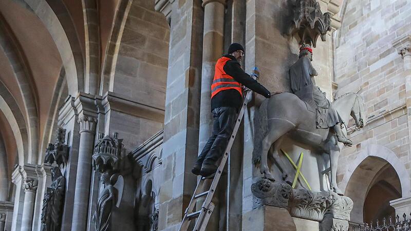 Auch in Bamberg hat die Letzte Generation schon protestiert. Im M&auml;rz besetzten sie das Reiterstandbild im Bamberger Dom.