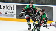 Max Cejka (links), Jannik Herm und die Höchstadt Alligators müssen sich trotz der Strapazen der vergangenen Tage erneut aufraffen, wenn es gegen den SC Riessersee geht.