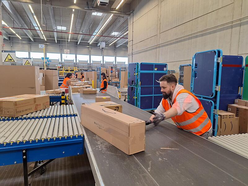 Blick hinter die Kulissen im Amazon Sortierzentrum EggolsheimAmazon Sortierzentrum Eggolsheim Blick hinter die Kulissen im Amazon Sortierzentrum EggolsheimAmazon Sortierzentrum Eggolsheim