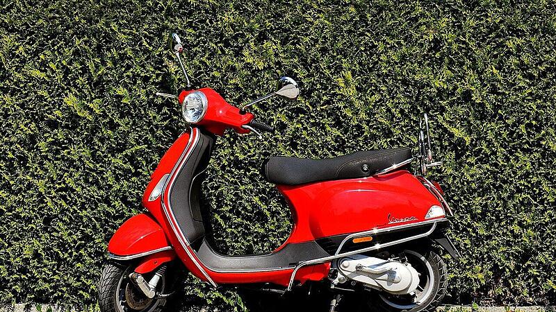 Vespa-Fahrt auf B173 endet f&uuml;r Mann im Kreis Kronach in Krankenhaus