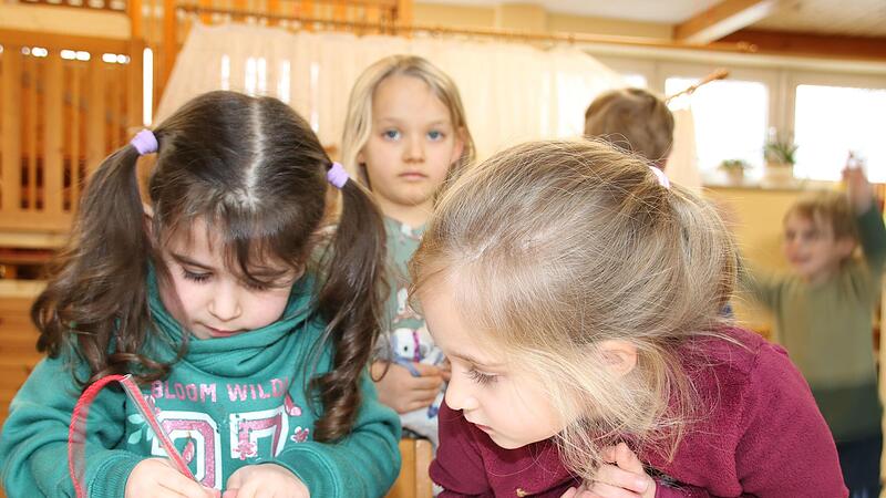 Die Kleinen im Landkindergarten St. Bartholomäus in Wartenfels haben Spaß am Lernen und Spielen. Die Einrichtung ist eine der wenigen, die noch ein paar freie Plätze hat.