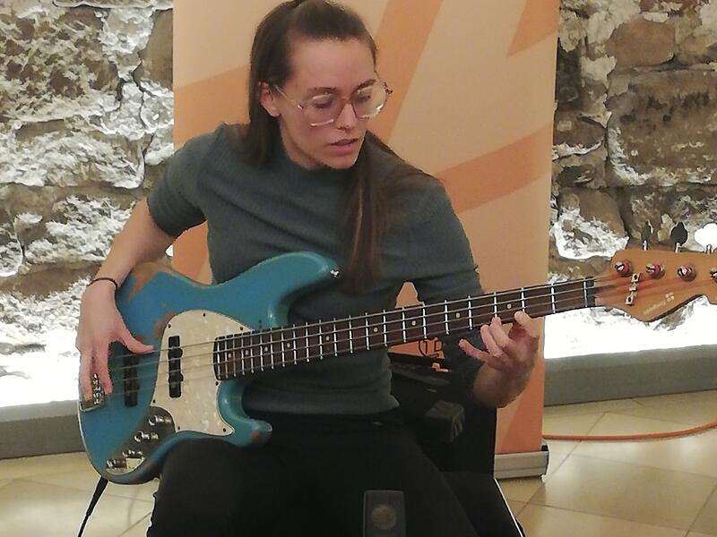 Julia Hofer am Bass in H&ouml;chstadt.