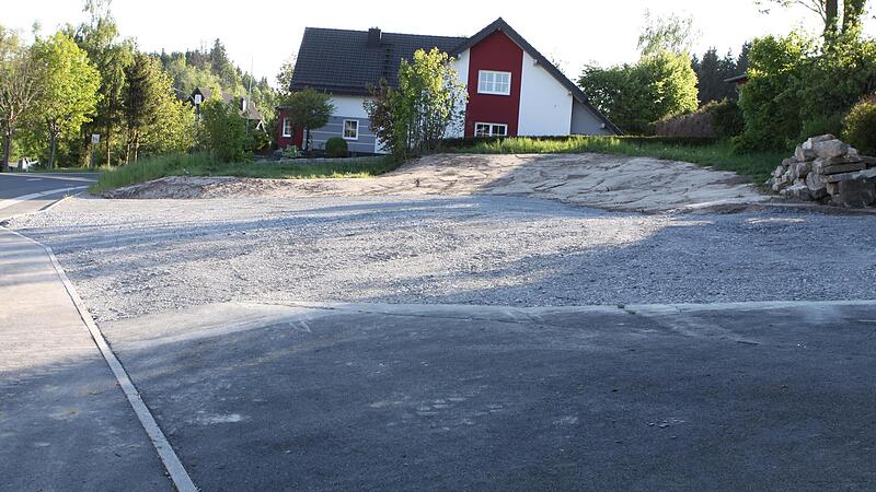 &Uuml;ber die Neugestaltung des Platzes beim k&uuml;rzlich abgerissenen Geb&auml;udes Teuschnitzer Stra&szlig;e 4 sprach der Gemeinderat auf Antrag von 2. B&uuml;rgermeister Markus Stauch hinter verschlossenen T&uuml;ren.
