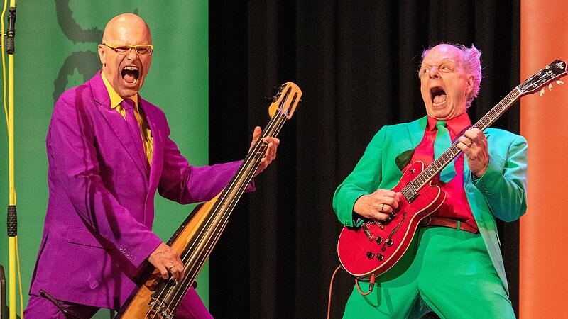 "Atze Bauer & die Band mit Witz" begeisterten am Mittwochabend das Publikum in der Kulturfabrik Höchstadt und zahlreiche Zuschauer auf Facebook.