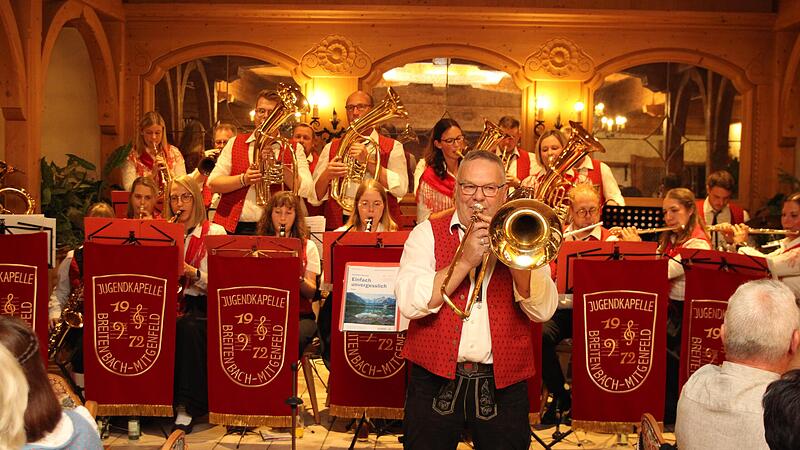 Die Jugendblaskapelle Breitenbach-Mitgenfeld begeisterte das Publikum.