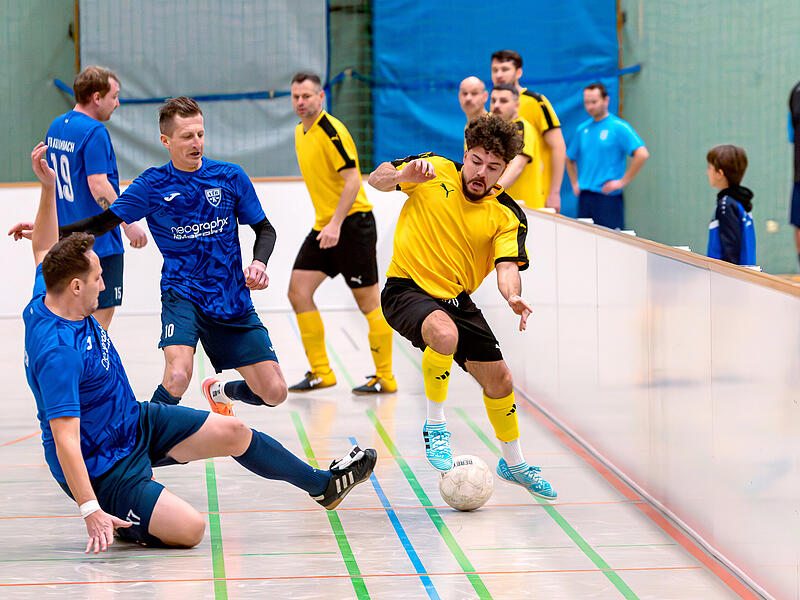 Die Altliga-Teams aus dem Raum Kulmbach spielten in der Sporthalle Weiher um den Stadtmeister-Titel.Die Altliga-Teams aus dem Raum Kulmbach spielten in der Sporthalle Weiher um den Stadtmeister-Titel.