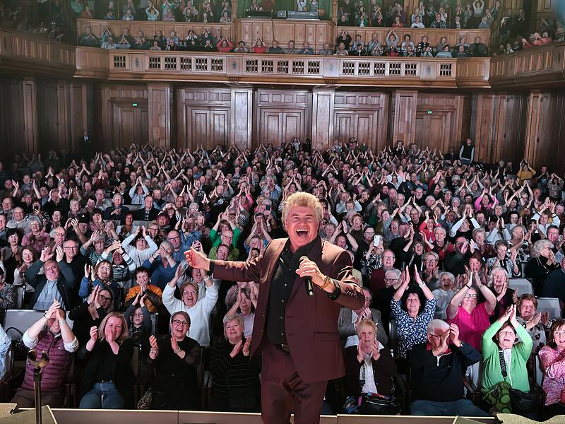 Andy Borg mit dem Publikum im Regentenbau