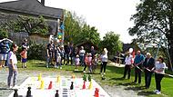 Mit einem kleinen Fest wurde die Erweiterung des Harsdorfer Kinderspielplatzes an der Schulstraße gefeiert.