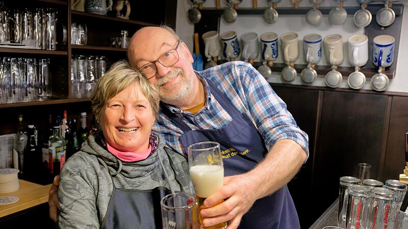 Gute Stimmung mit Kronabier der Brauerei Drei Kronen Sche&szlig;litz