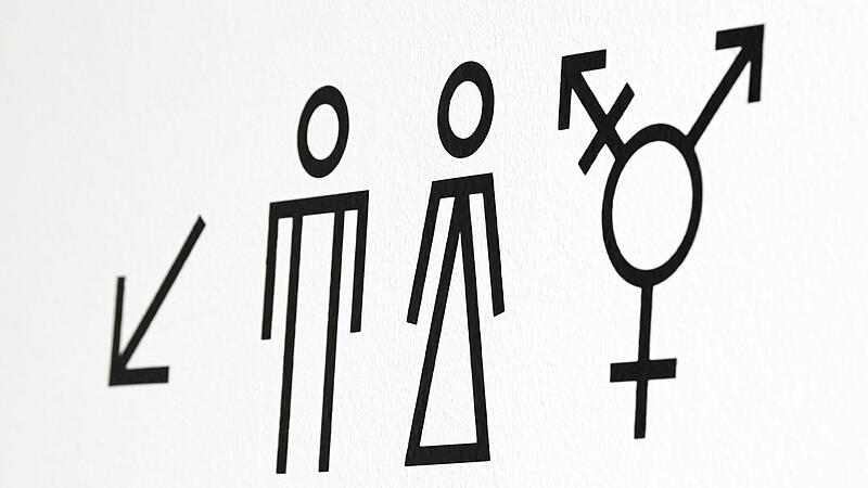 Nach Plänen der Ampel-Koalition sollen Menschen künftig jährlich ihren Geschlechtseintrag ändern lassen können. Nach Plänen der Ampel-Koalition sollen Menschen künftig jährlich ihren Geschlechtseintrag ändern lassen können.