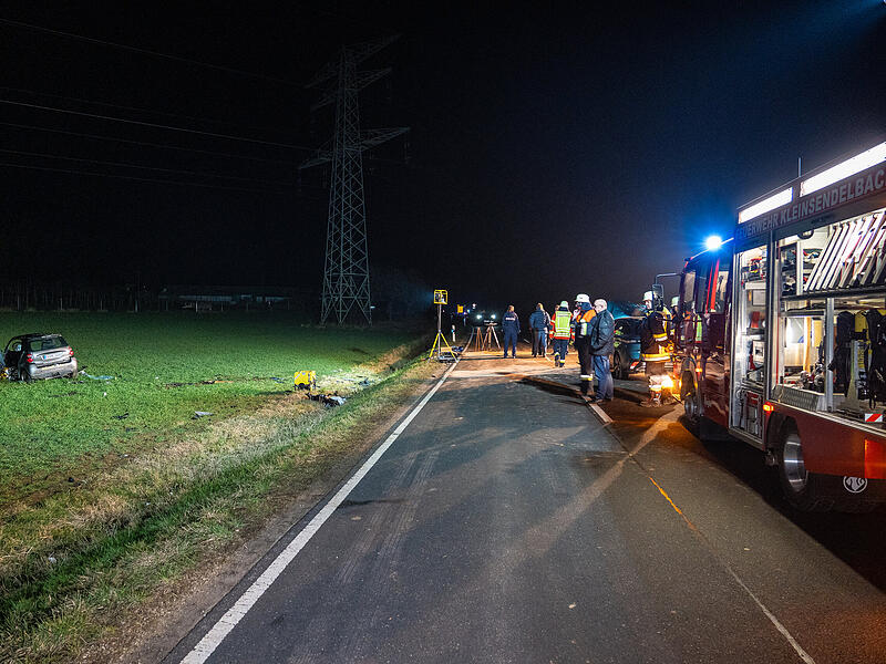 Folgenschwerer Frontalcrash fordert zwei SchwerverletzteFrontalcrash Kleinsendelbach