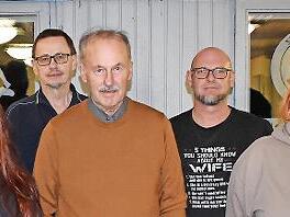 Der neue Vorstand mit Vorsitzendem Thomas Micheel (Mitte vorn).