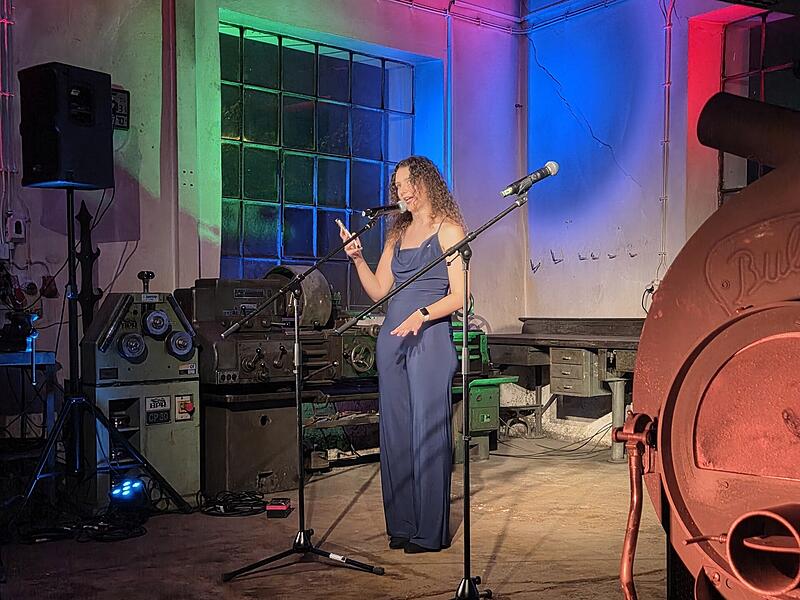 Laura Hybner erhielt bei „hin&herzo“ in Herzogenaurach den Projektpreis.