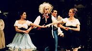 H&auml;tten Sie ihn erkannt? Hier tanzt der junge Rolf Beyersdorf auf der B&uuml;hne des Landestheaters die Hauptrolle als Dr. Copp&eacute;lius im Ballett Copp&eacute;lia.