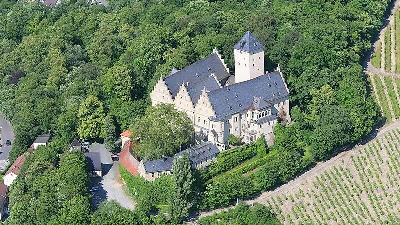 Ein Schloss wie aus dem Bilderbuch – aus der Ferne und auf den ersten Blick. Sein Erhalt ist ein Kraftakt.