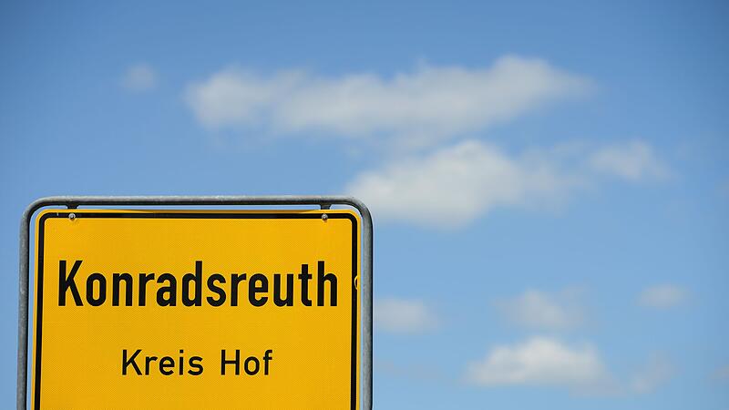 Ortsschild von Konradsreuth Ortsschild von Konradsreuth