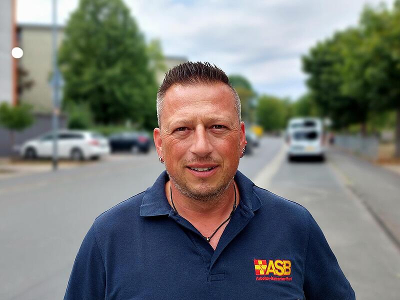 Stefan Mauser, Bereichsleitung Linienfahrdienst ASB Bamberg-ForchheimForchheim & Fränkische Schweiz Stefan Mauser, Bereichsleitung Linienfahrdienst ASB Bamberg-ForchheimForchheim & Fränkische Schweiz