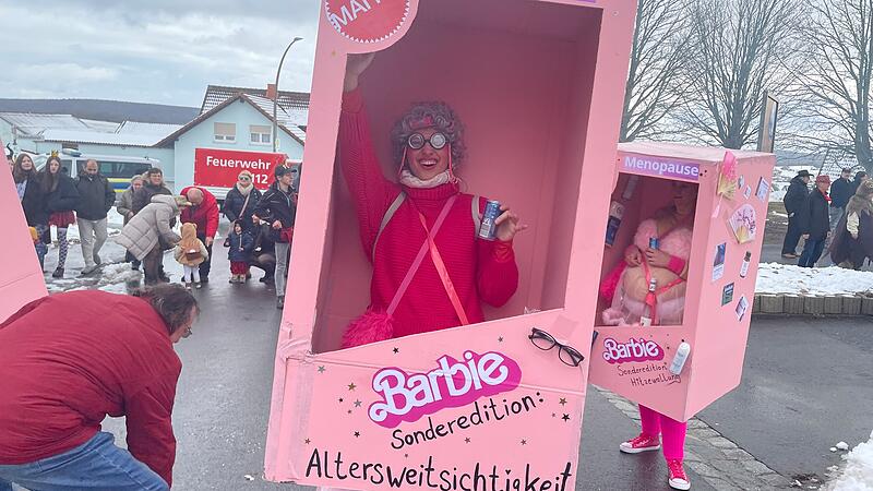 Ausgelassene Stimmung beim diesj&auml;hrigen Rosenmontagsumzug in Stangenroth.