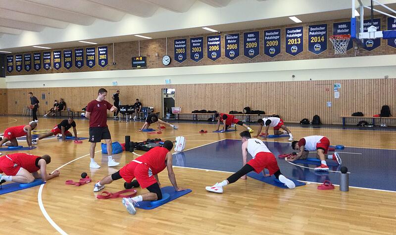 Auftakt zum Samstagstraining f&uuml;r Brose-Team