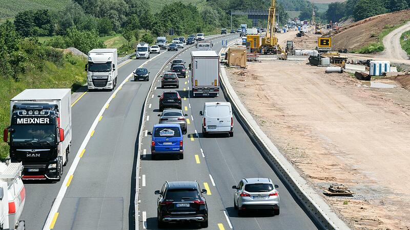 Der Bau von Großbauwerken, wie dieser neuen Autobahnbrücke, erfordert immer wieder Sperrungen der Autobahn. Der Bau von Großbauwerken, wie dieser neuen Autobahnbrücke, erfordert immer wieder Sperrungen der Autobahn.