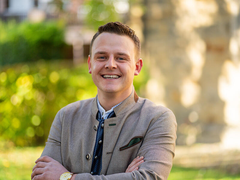 Kai Scheppe (CSU) will B&uuml;rgermeister von Gro&szlig;heirath werden.