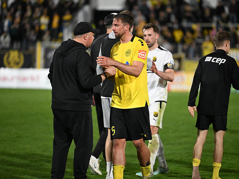 Sport Fußball Saison 2025 / 2026 Regionalliga Bayern 29. Spieltag Freitag 17.04.2026 Spielort Bayreuth Hans-Walter-Wild-Stadion Spielbeginn 19.00 h SpVgg Bayreuth gegen DJK Vilzing Halbzeitergebnis 1:0 Endstand 3:0 Spielende Lukas Kling Trainer Alexa Sport Fußball Saison 2025 / 2026 Regionalliga Bayern 29. Spieltag Freitag 17.04.2026 Spielort Bayreuth Hans-Walter-Wild-Stadion Spielbeginn 19.00 h SpVgg Bayreuth gegen DJK Vilzing Halbzeitergebnis 1:0 Endstand 3:0 Spielende Lukas Kling Trainer Alexa