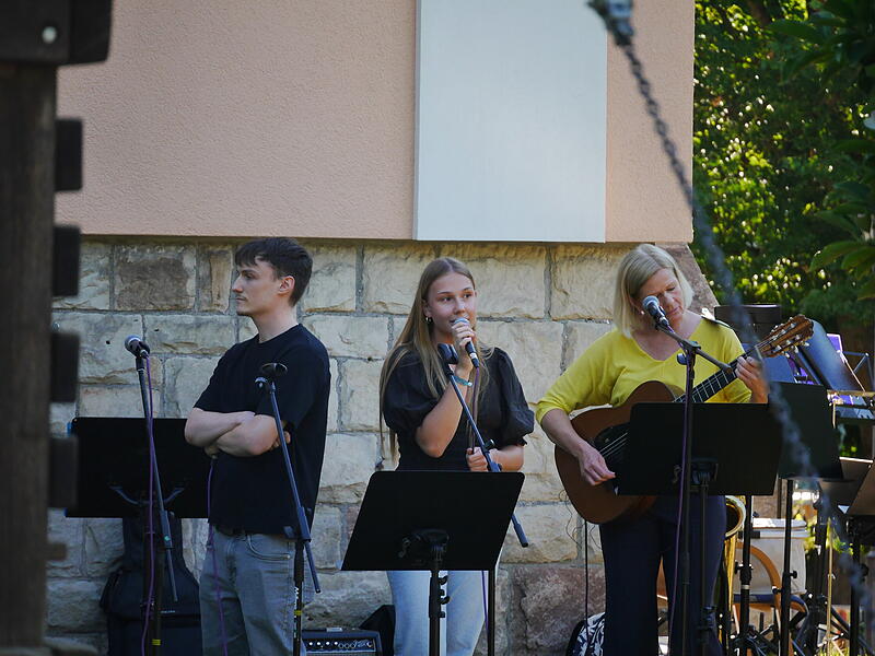 PicknickdeckenkonzertPicknickdeckenkonzert Musik an der Sinn in Bad Brückenau