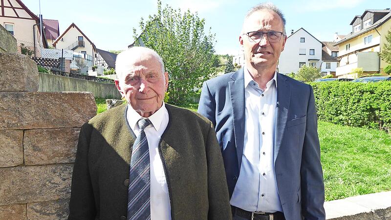 Ewald Amon mit Zweitem B&uuml;rgermeister Roland Dauer.
