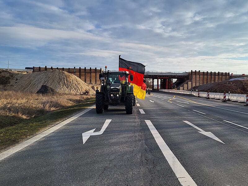 Bauernprotest an den Autobahnauffahrten Höchstadt Ost/Gremsdorf Bauernprotest an den Autobahnauffahrten Höchstadt Ost/Gremsdorf