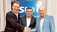 Nominierungsversammlung der CSU Hammelburg: Bezirksrat Martin Wende (l.) und Ortsbeauftragter Detlef Heim gratulierten Bürgermeister Armin Warmuth zur Wahl.