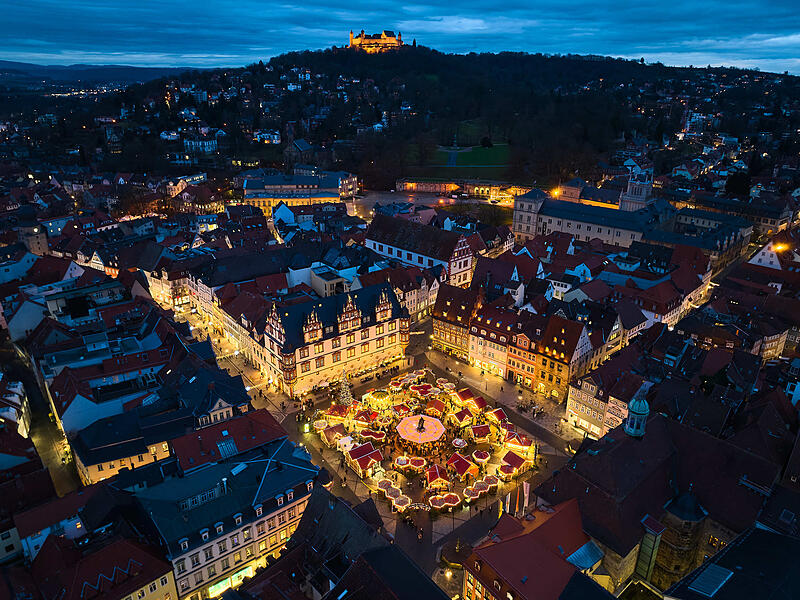 Der Coburger Weihnachtsmarkt von oben.