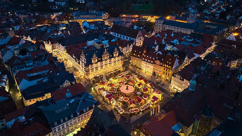 Der Coburger Weihnachtsmarkt von oben.