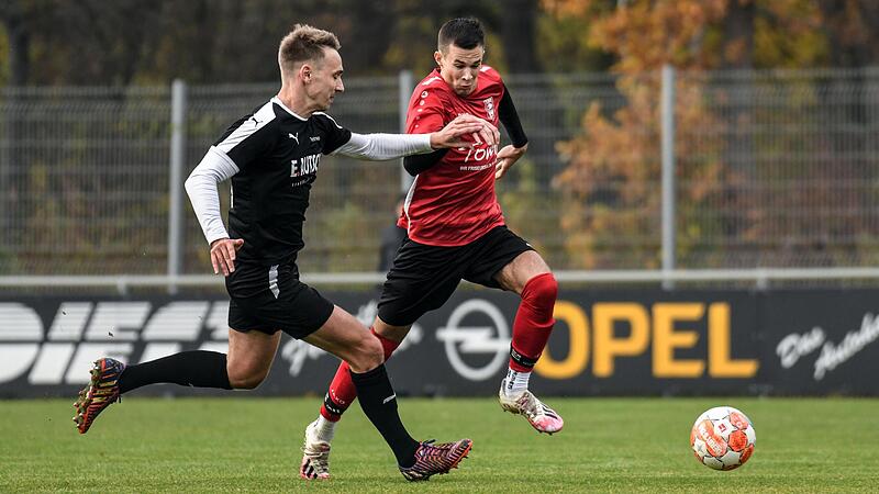 Was er da vielleicht selbst noch nicht wusste: Das Kreisliga-Spiel gegen den TV Ebern sollte f&uuml;r Konstantin K&ouml;rner (l.) das bis dato letzte gewesen sein. Der 31-J&auml;hrige arbeitet inzwischen im Nachwuchsleistungszentrum der TSG Hoffenheim.