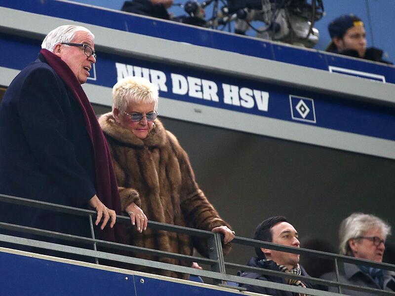 HSV-Investor Klaus-Michael Kühne (l.) und seine Frau Christine HSV-Investor Klaus-Michael Kühne (l.) und seine Frau Christine