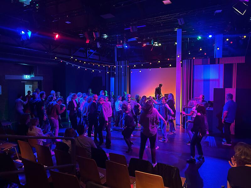 Landestheater Coburg: Musikladen von und mit Matthias Straub in der erneut ausverkauften Reithalle.
