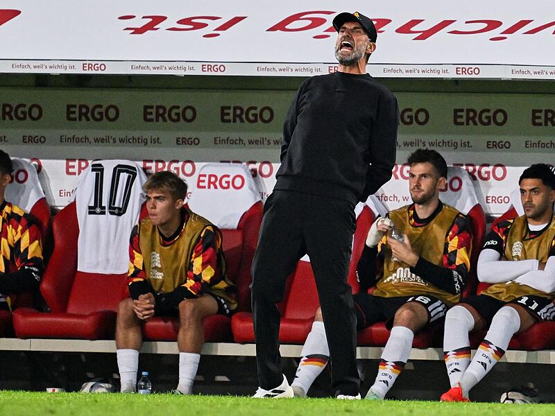 Auch Bundestrainer Jürgen Klopp gefiel nicht alles, was er von seiner Mannschaft am Sonntagabend in Augsburg sah. Das DFB-Team verlor mit 0:1 gegen Griechenland. Auch Bundestrainer Jürgen Klopp gefiel nicht alles, was er von seiner Mannschaft am Sonntagabend in Augsburg sah. Das DFB-Team verlor mit 0:1 gegen Griechenland.