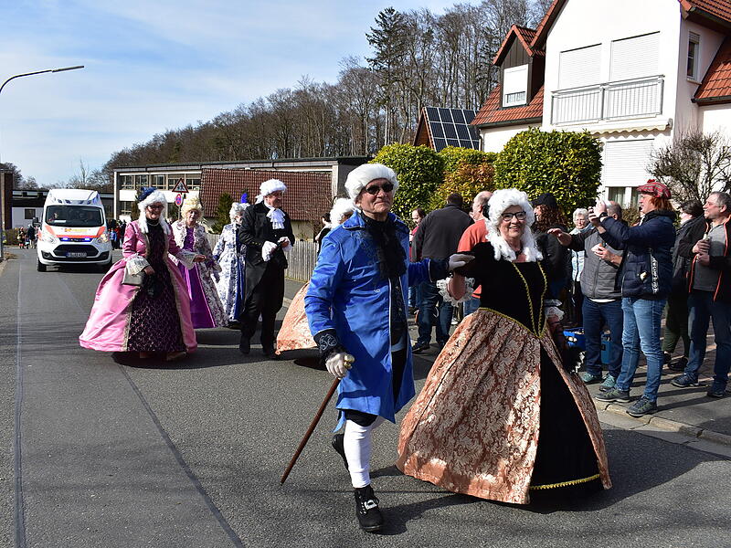 Viel los beim Hiltpoltsteiner Straßenfasching 2025 am FaschingsdienstagViel los beim Hiltpoltsteiner Straßenfasching 2025 am Faschingsdienstag Viel los beim Hiltpoltsteiner Straßenfasching 2025 am Faschingsdienstag
