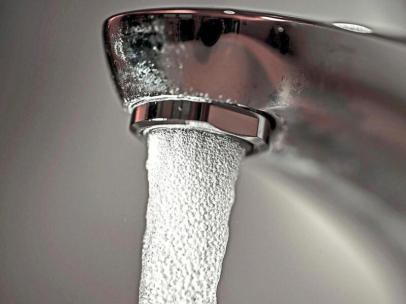 Der Burgkunstadter Stadtrat hat der Aufl&ouml;sung des Zweckverbands zur Wasserversorgung der G&auml;rtenrother Gruppe zugestimmt.Felix K&auml;stle/dpa (Symbolbild)