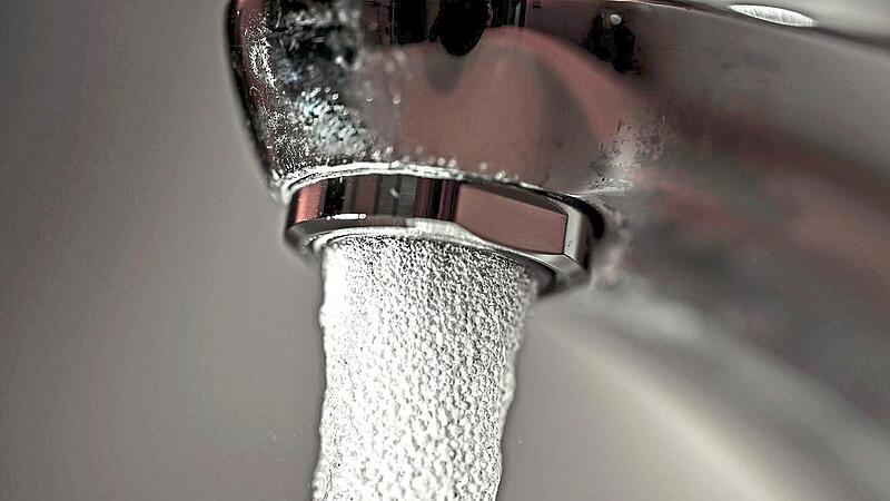 Der Burgkunstadter Stadtrat hat der Auflösung des Zweckverbands zur Wasserversorgung der Gärtenrother Gruppe zugestimmt.Felix Kästle/dpa (Symbolbild) Der Burgkunstadter Stadtrat hat der Auflösung des Zweckverbands zur Wasserversorgung der Gärtenrother Gruppe zugestimmt.Felix Kästle/dpa (Symbolbild)