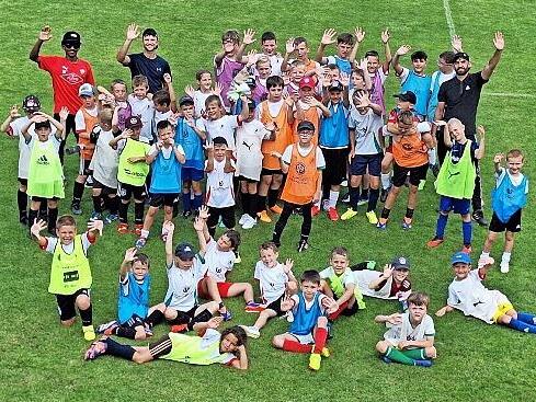 Das Fußballcamp beim FC Thuisbrunn begeisterte fast 50 Kinder aus der Region.