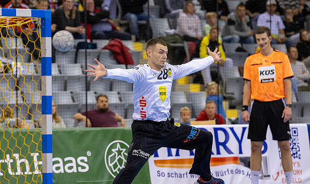 HSC 2000 Coburg - TuS N-Lübbecke Fabian Apfel und der HSC 2000 Coburg mussten sich im Test in Dresden knapp geschlagen geben.