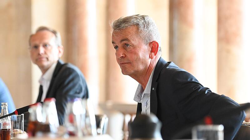 Runder Tisch f&uuml;r Arbeitgeber und Gewerkschaften